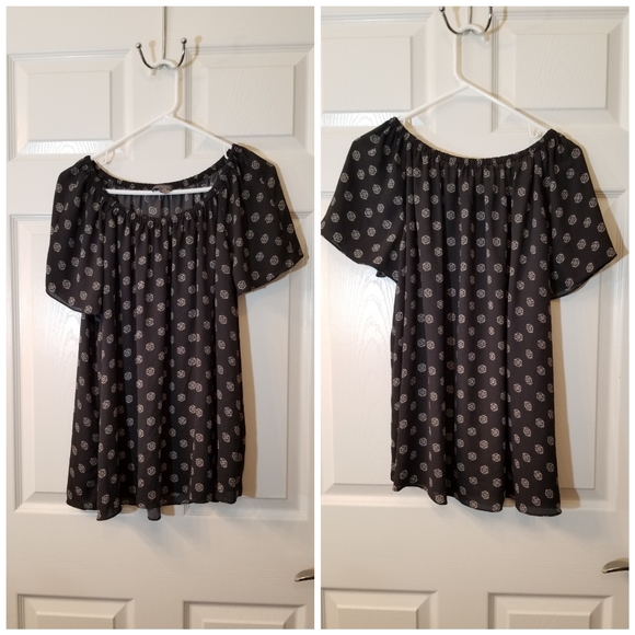 Vince Camuto Blouse Top Size Medium Off the Shoulder - Picture 4 of 5